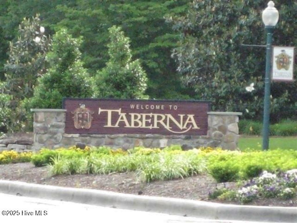 Photo of 205 Taberna Circle, New Bern, NC 28562 (MLS # 100585805)