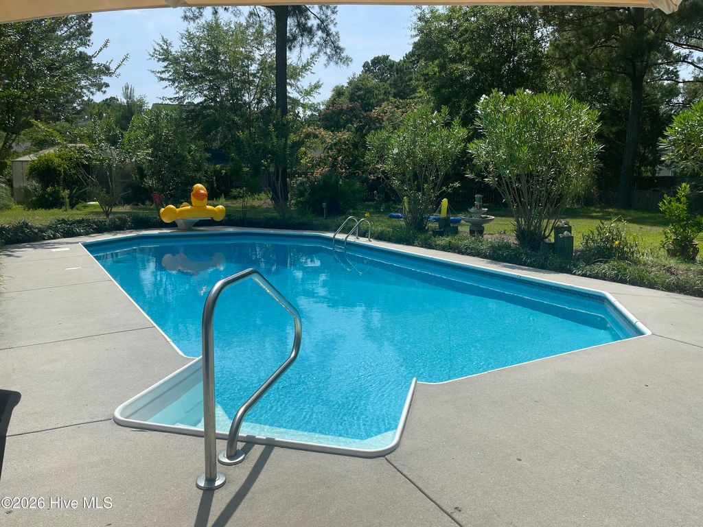 Photo of 105 Plover Circle, Sneads Ferry, NC 28460 (MLS # 100547779)