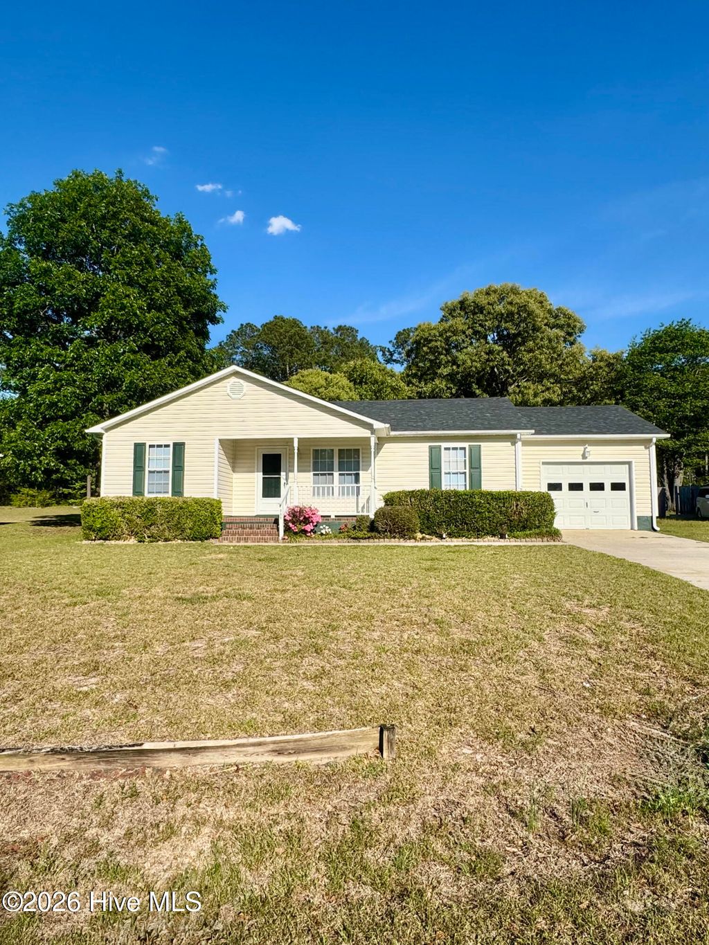 Photo of 209 Chokecherry S, Richlands, NC 28574 (MLS # 100568678)