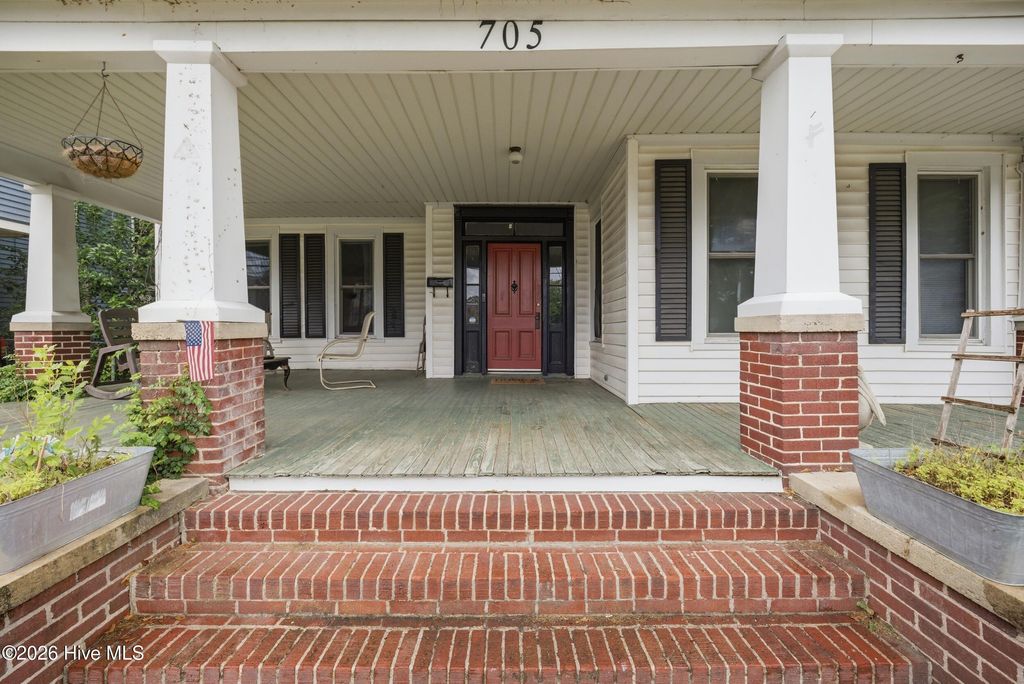 Photo of 705 N Road Street, Elizabeth City, NC 27909 (MLS # 100576335)