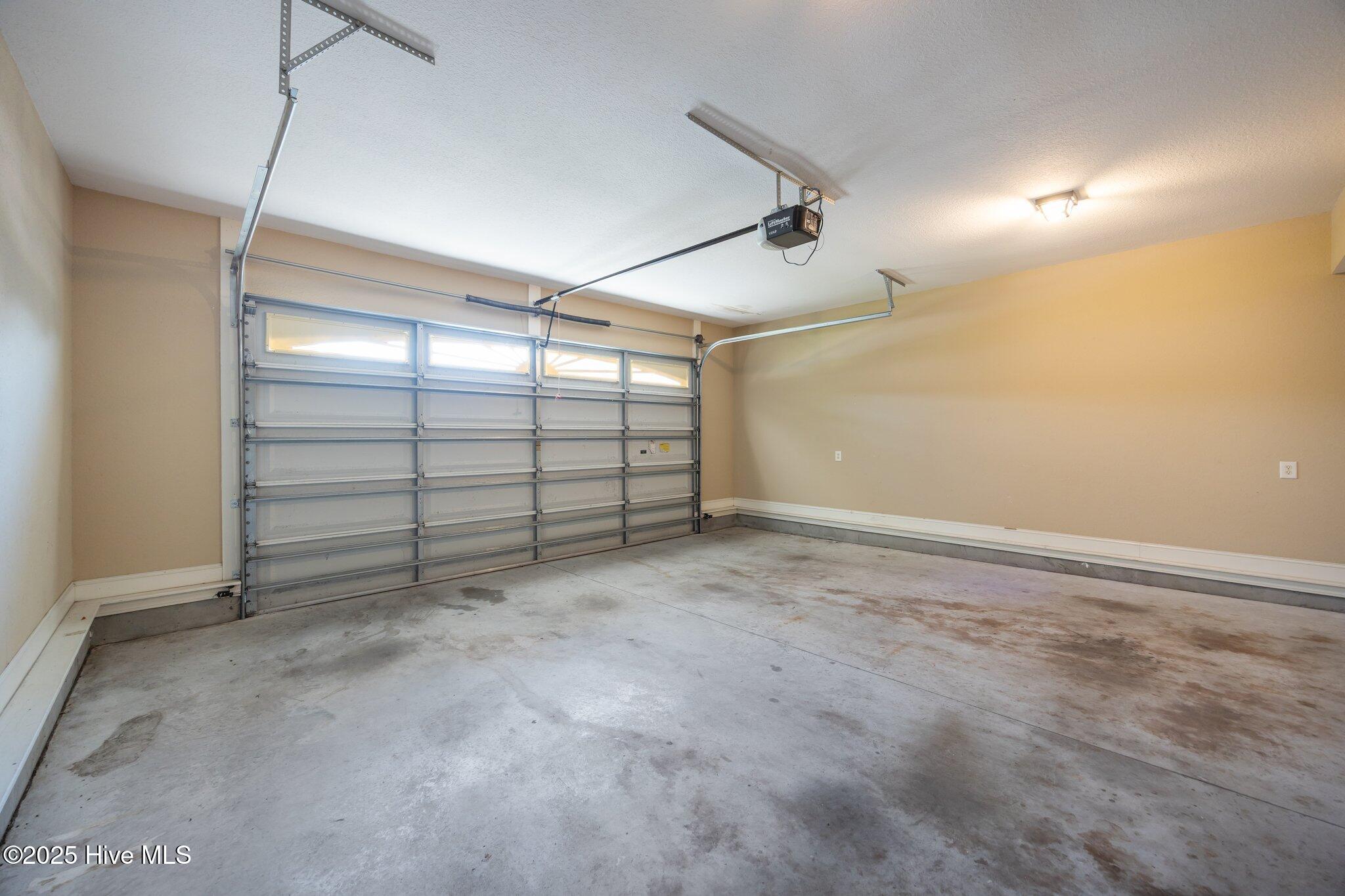 Greenville, North Carolina 27834, United States, 3 Bedrooms Bedrooms, ,3 BathroomsBathrooms,Residential,Active,255990