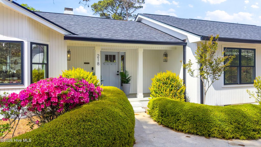 Photo of 218 Olde Point Loop, Hampstead, NC 28443 (MLS # 100556349)