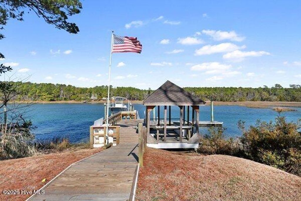 Photo of 218 Olde Point Loop, Hampstead, NC 28443 (MLS # 100556349)
