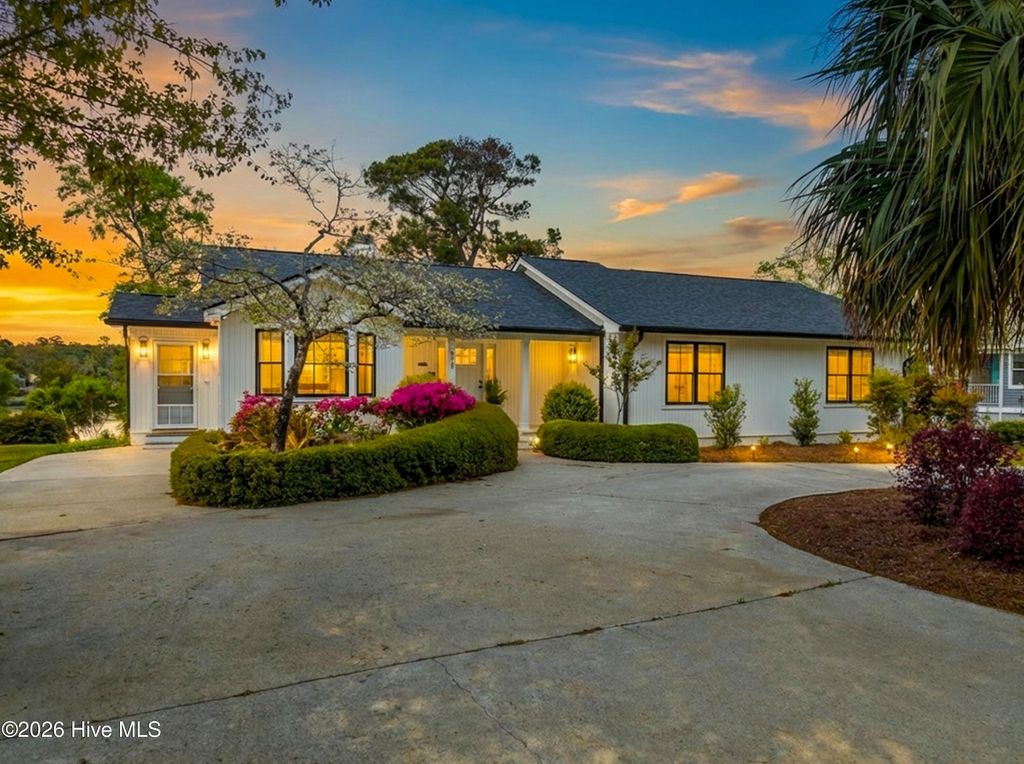 Photo of 218 Olde Point Loop, Hampstead, NC 28443 (MLS # 100556349)