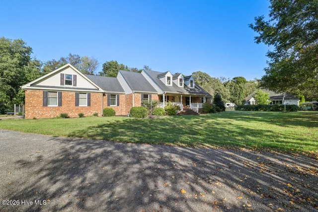 112 Katies Court, photo 2 of 60