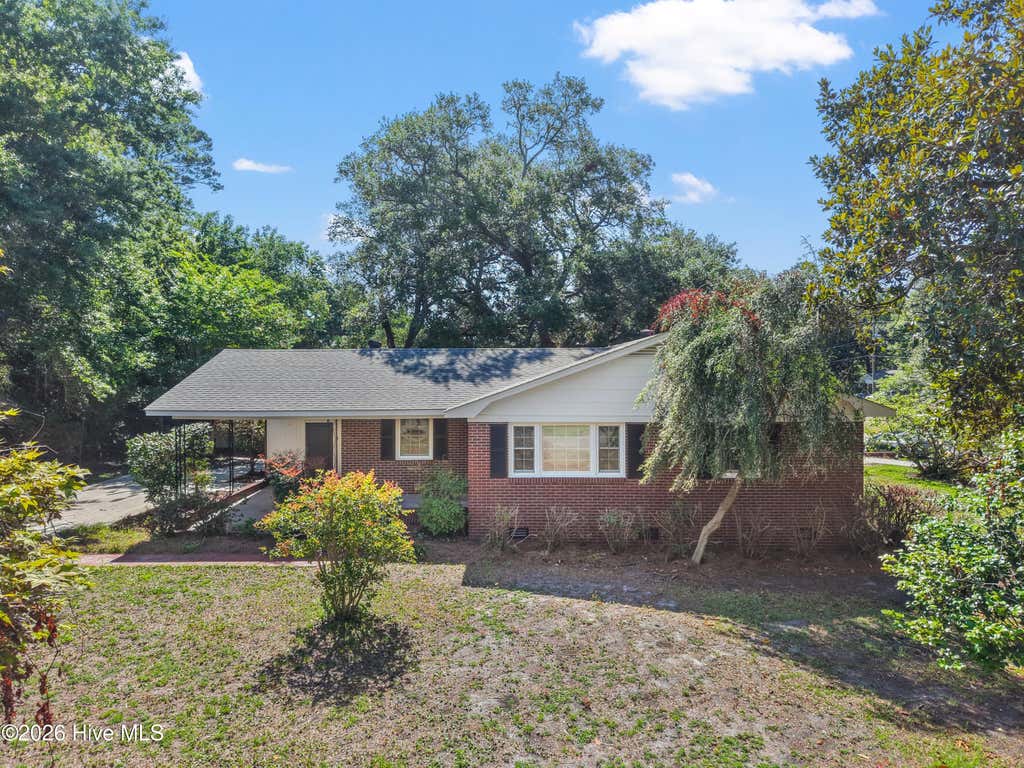 Photo of 111 S Channel Haven Drive S, Wilmington, NC 28409 (MLS # 100586748)
