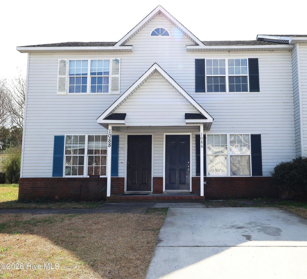 Photo of 1086 W Pueblo Drive, Jacksonville, NC 28546 (MLS # 100559082)