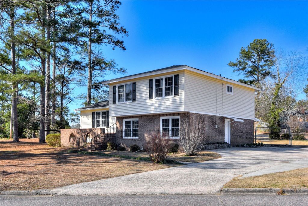 Photo of 2101 Rosier Road, Augusta, GA 30906 (MLS # 551569)