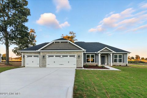 Homes For Sale - 102 Brighton Street<br/> La Grange, NC 28551