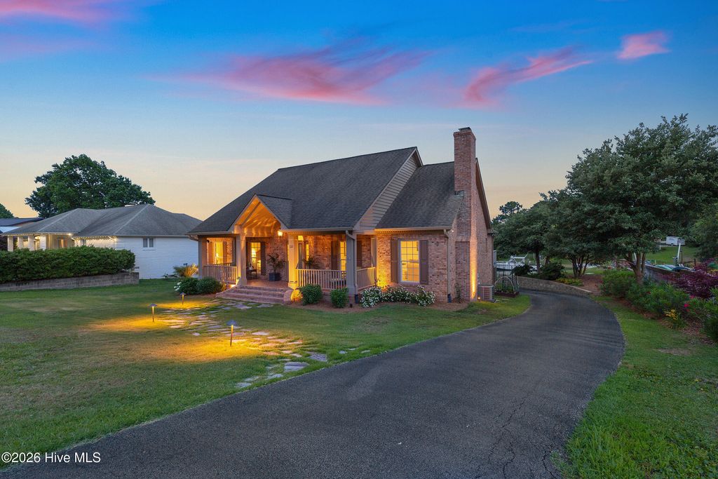 Photo of 122 Circle Drive, Hampstead, NC 28443 (MLS # 100578094)