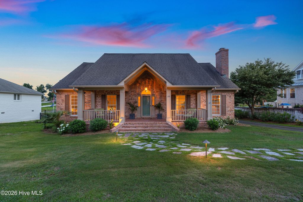 Photo of 122 Circle Drive, Hampstead, NC 28443 (MLS # 100578094)