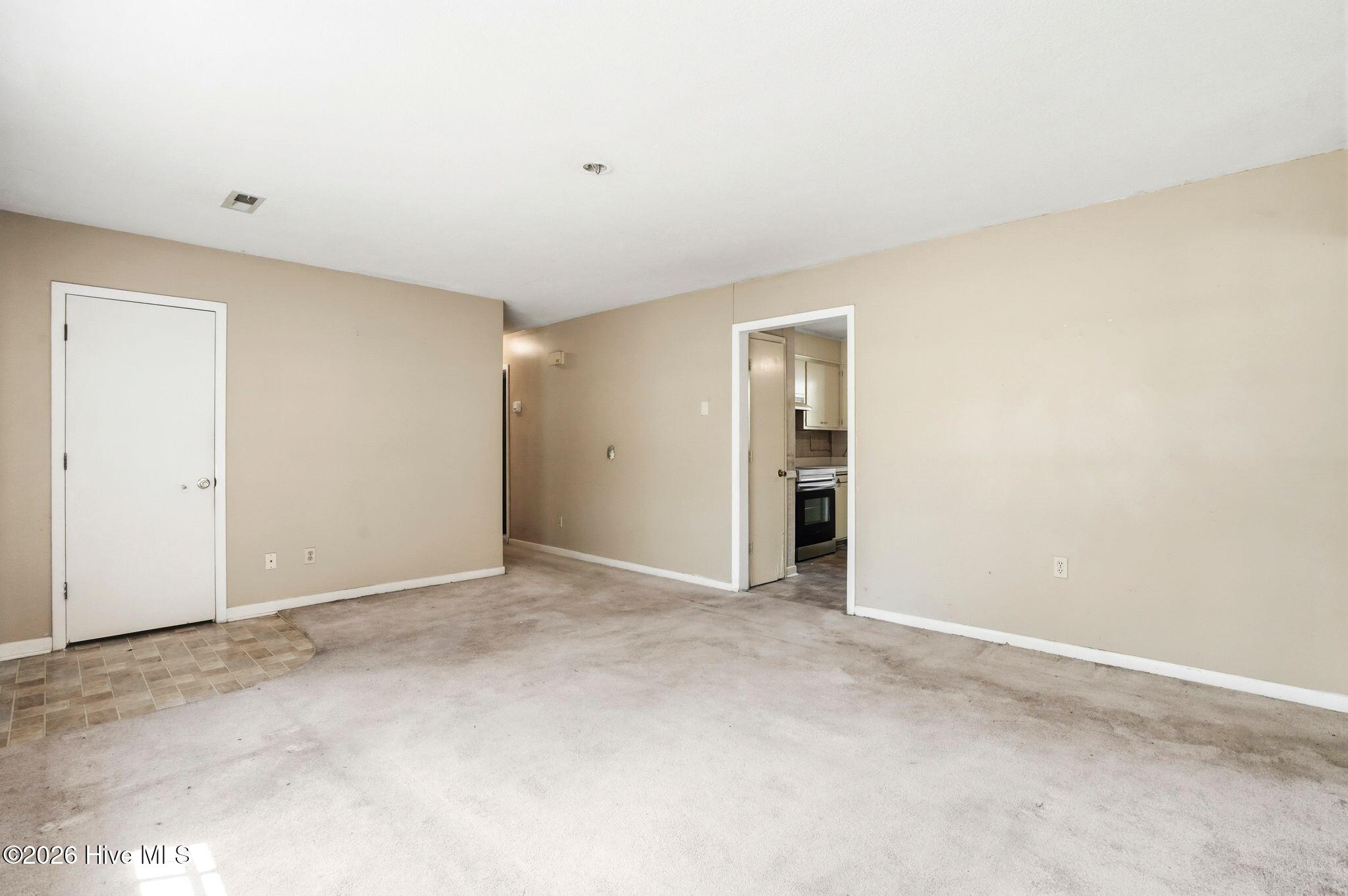 5117 Chaucer Drive
