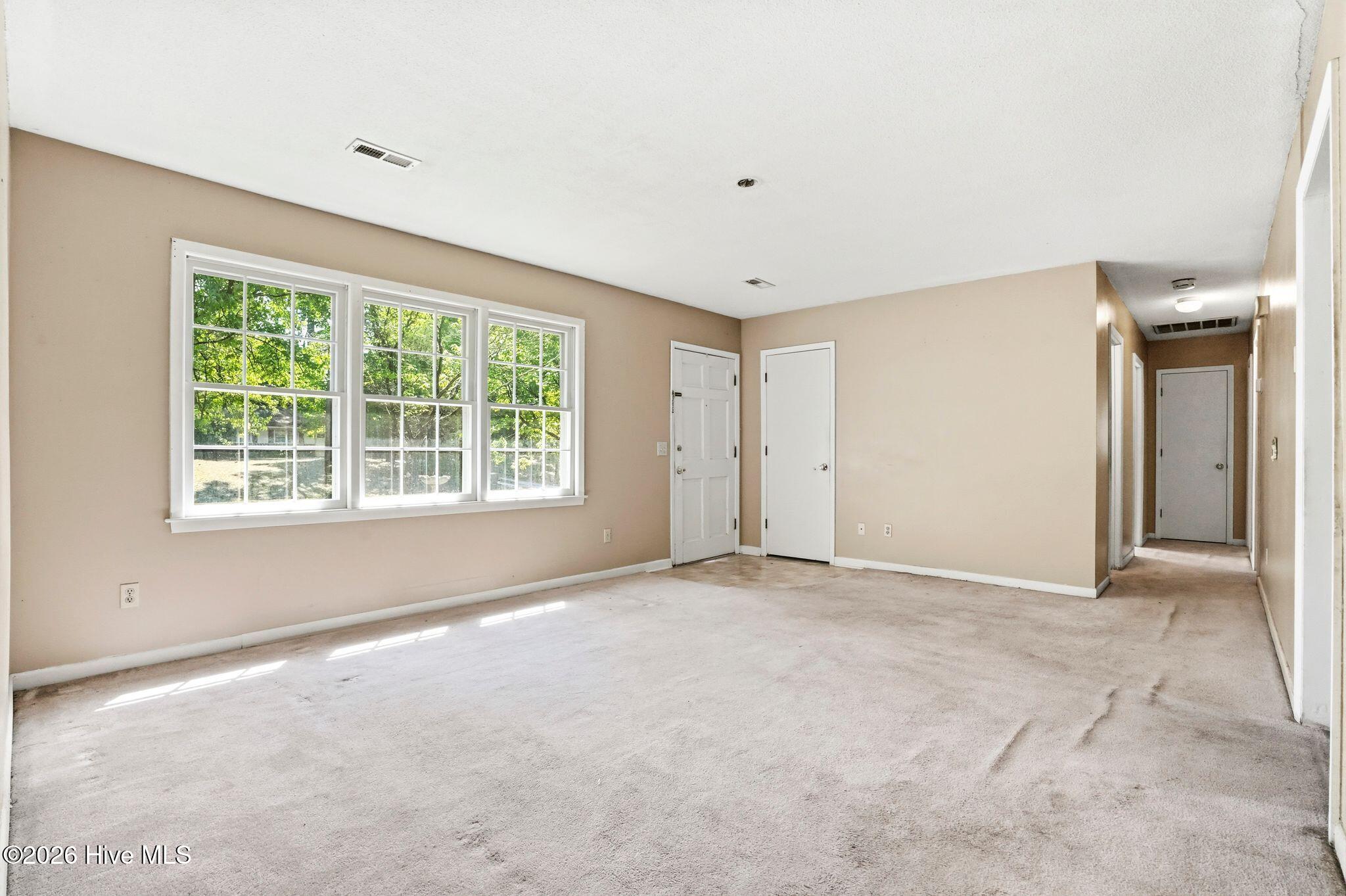 5117 Chaucer Drive