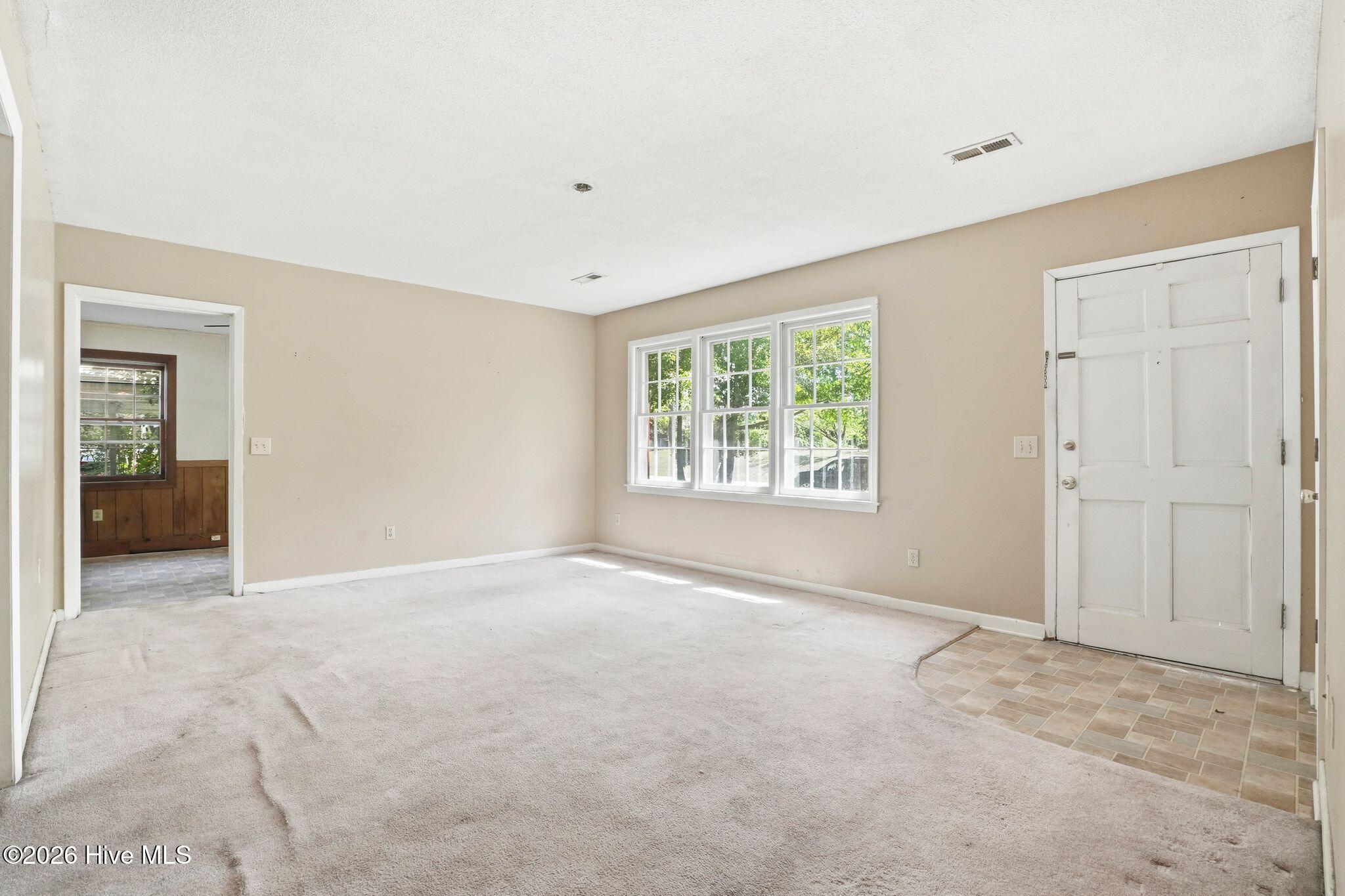 5117 Chaucer Drive