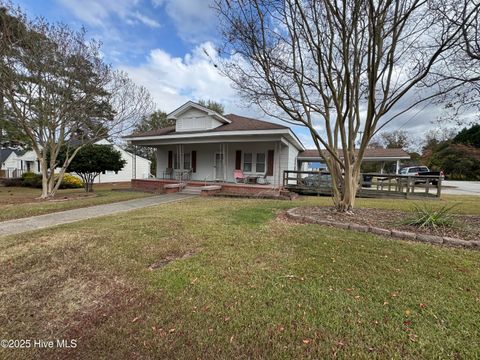 Homes For Sale - 105 S 4th Street<br/> Macclesfield, NC 27852