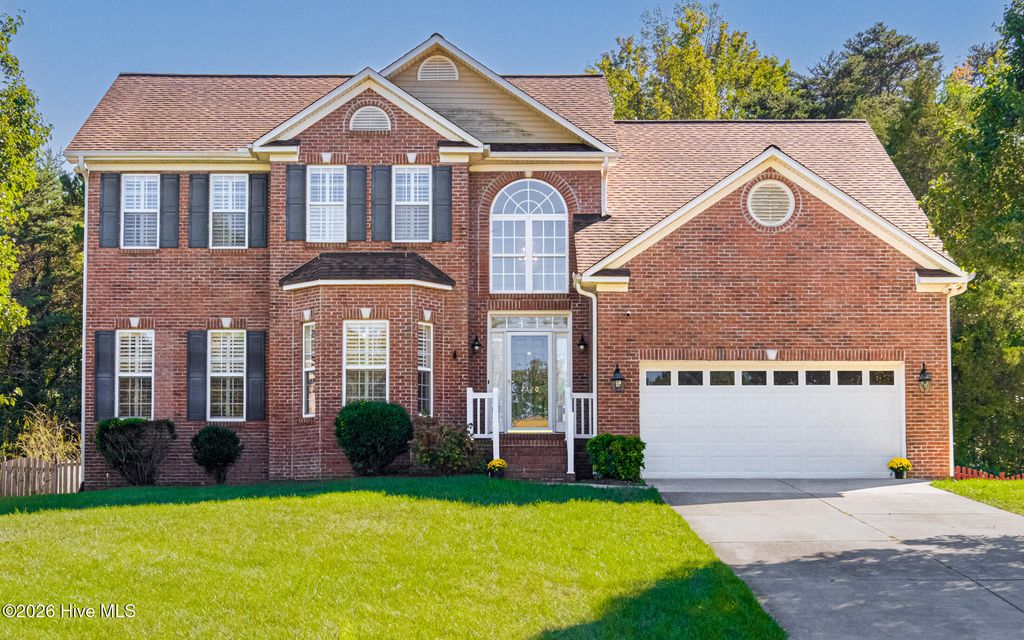 Photo of 2170 Glen Cove Way, High Point, NC 27265 (MLS # 100557584)