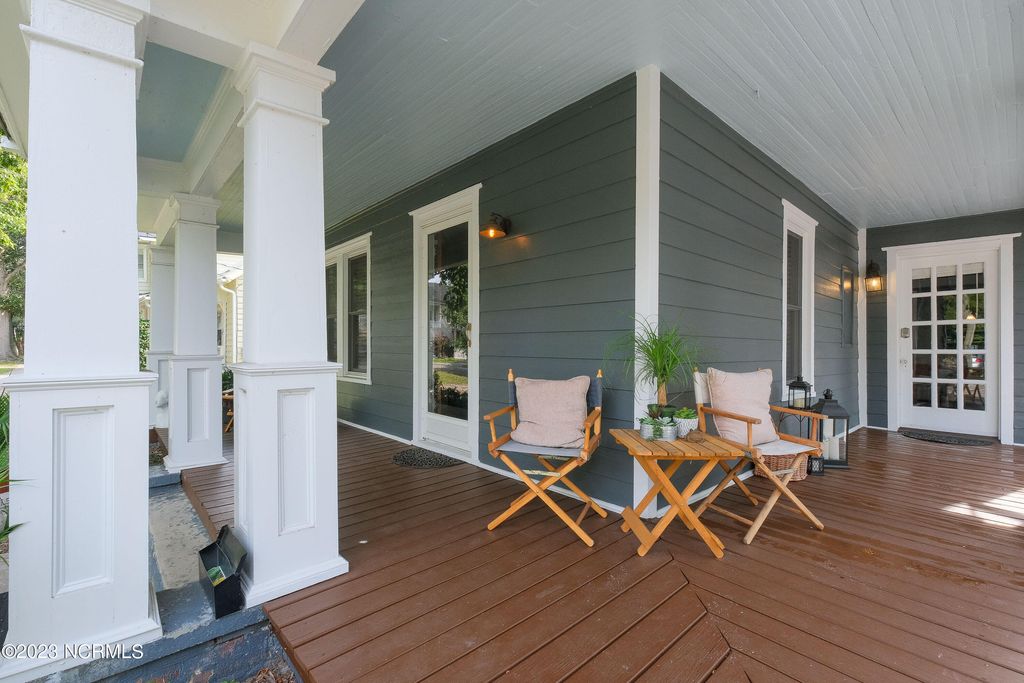 Photo of 111 S Oakum Street, Edenton, NC 27932 (MLS # 100547671)