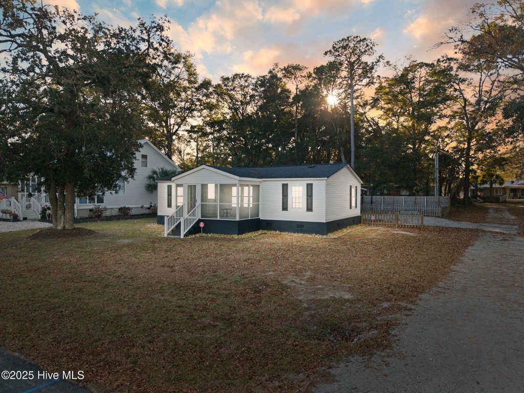Photo of 1936 Ocean Haven Road SW, Ocean Isle Beach, NC 28469 (MLS # 100545066)