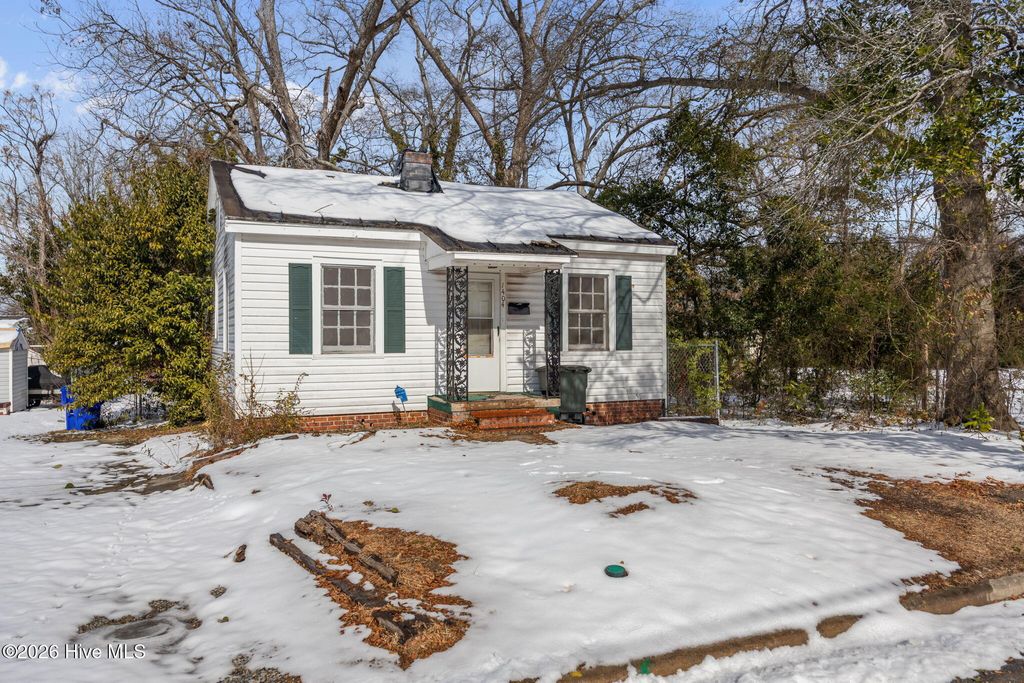 Photo of 1404 W 4th Street, Greenville, NC 27834 (MLS # 100552783)