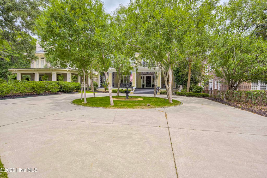 Photo of 2559 Walton Way, Augusta, GA 30904 (MLS # 100574393)