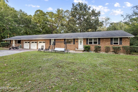 Homes For Sale - 126 Parkertown Road<br/> Hubert, NC 28539