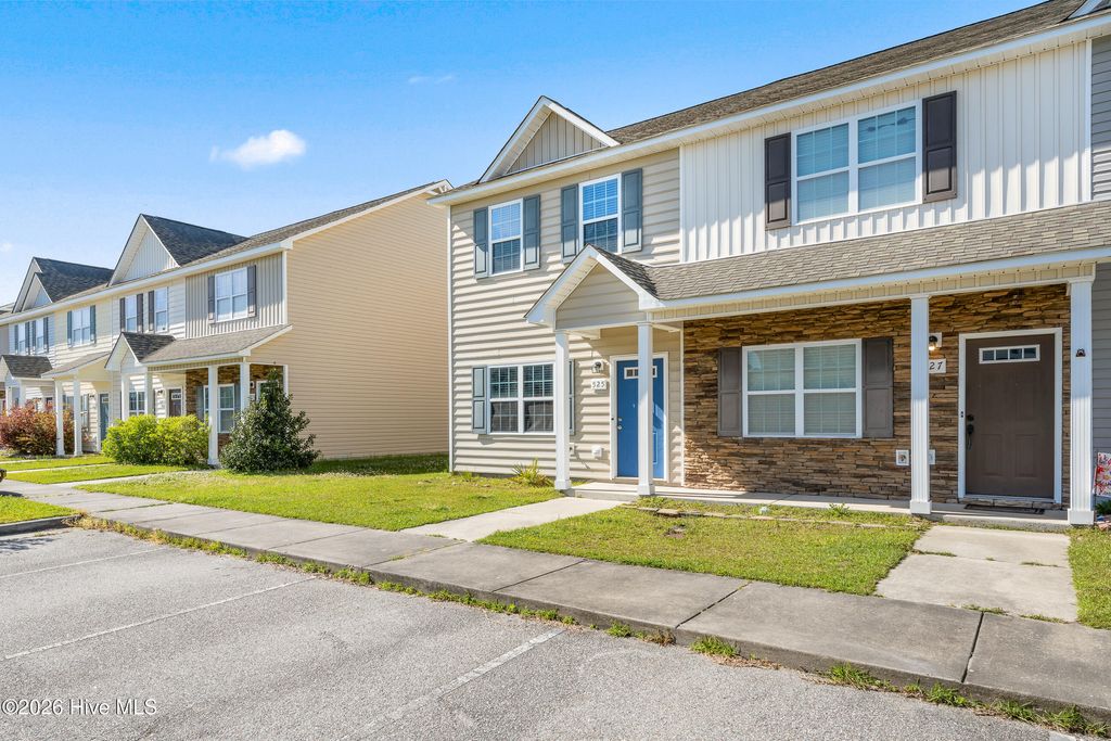 Photo of 525 Oyster Rock Lane, Sneads Ferry, NC 28460 (MLS # 100568364)