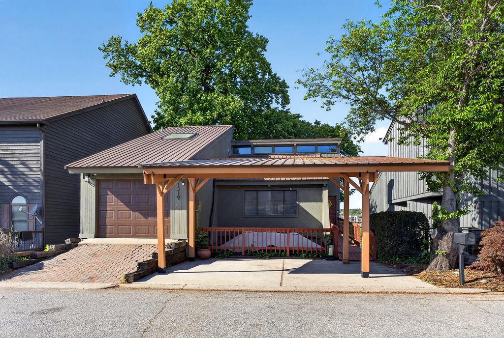 Photo of 1319 Waters Edge Drive, Augusta, GA 30901 (MLS # 554731)