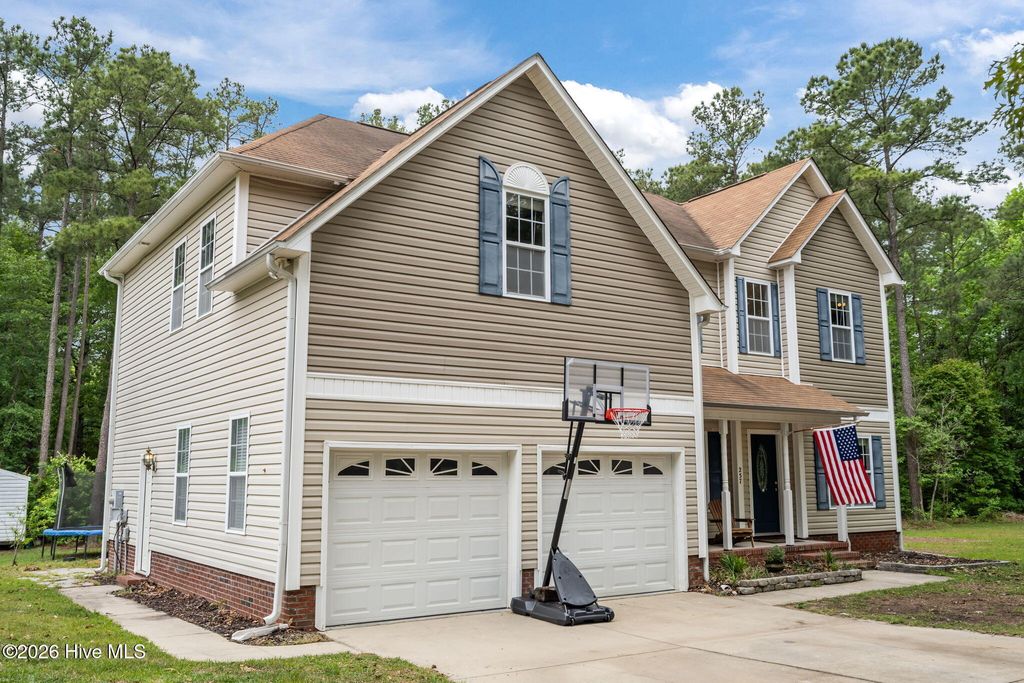 Photo of 257 Wagonwheel Lane, Richlands, NC 28574 (MLS # 100570764)