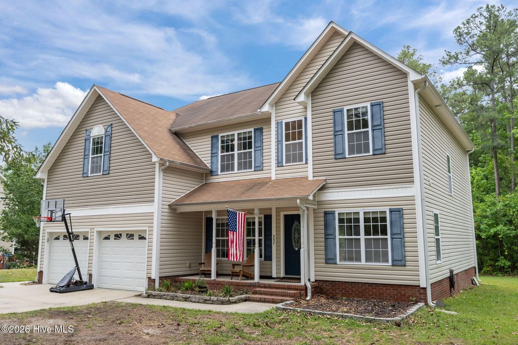 Photo of 257 Wagonwheel Lane, Richlands, NC 28574 (MLS # 100570764)