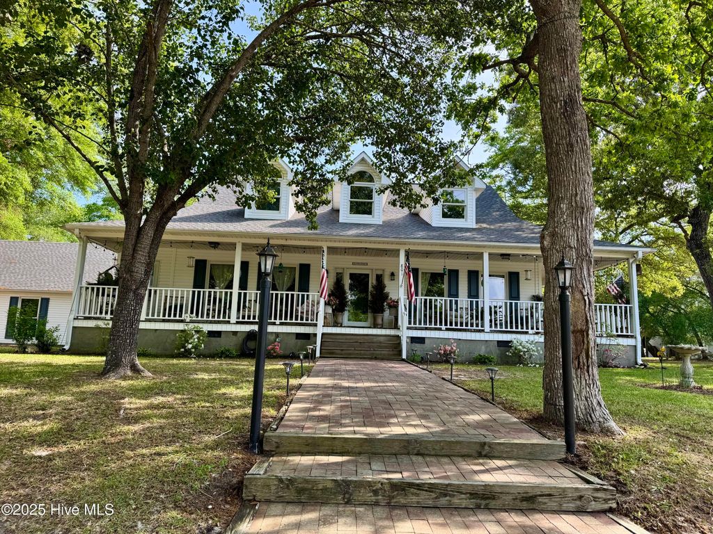 Photo of 801 E Yacht Drive, Oak Island, NC 28465 (MLS # 100569166)