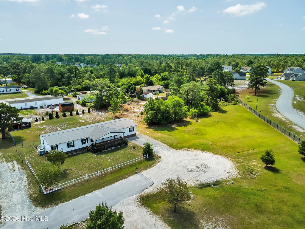 Photo of 213 S Winchester Lane, Hubert, NC 28539 (MLS # 100575879)