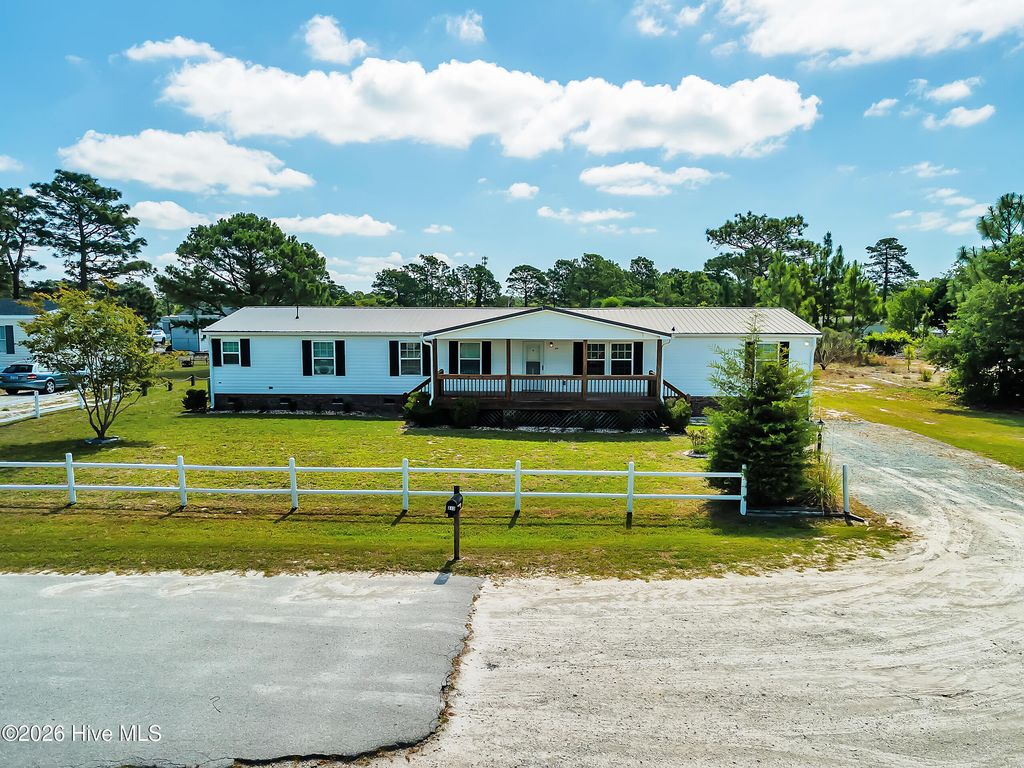 Photo of 213 S Winchester Lane, Hubert, NC 28539 (MLS # 100575879)