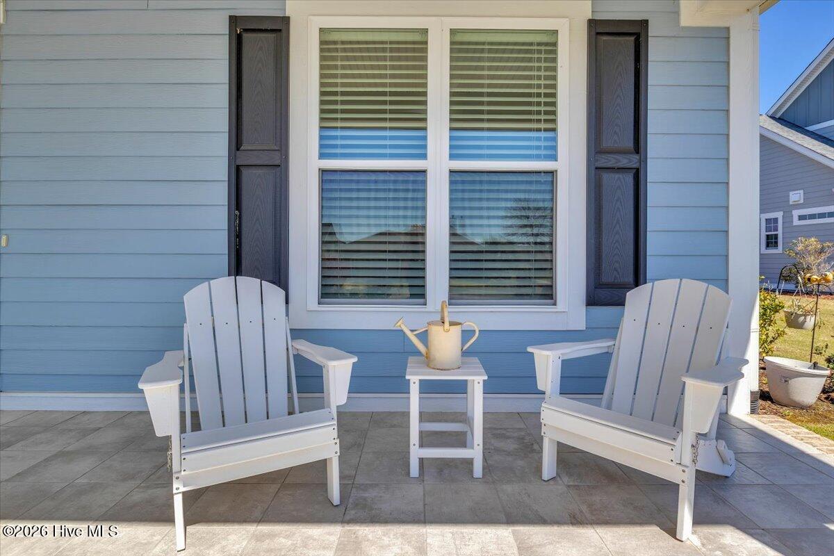 8474 N Shoreside Way NE