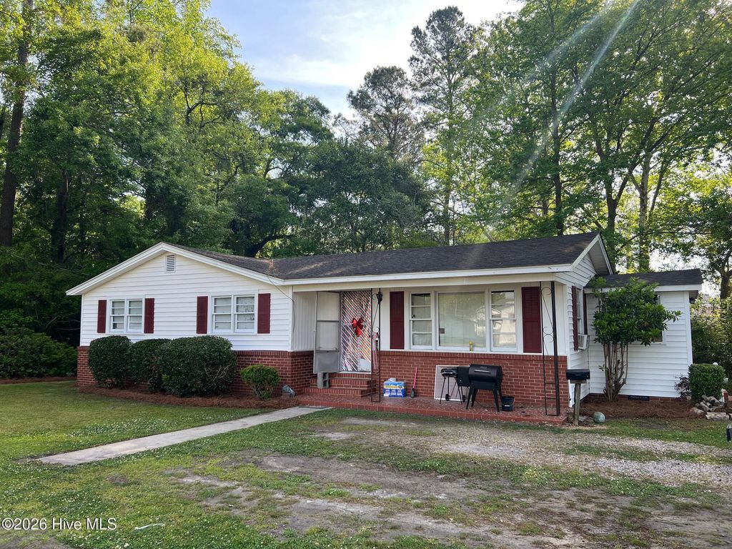 Photo of 108 Carter Street, Tabor City, NC 28463 (MLS # 100566984)