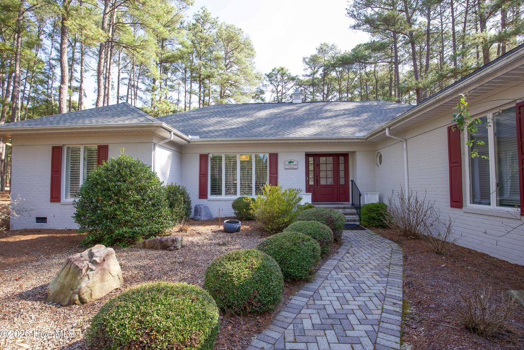 Photo of 40 Greyabbey Drive, Pinehurst, NC 28374 (MLS # 100558819)