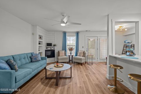 Tiny photo for 805 March Court #B, Wilmington, NC 28405 (MLS # 100543916)