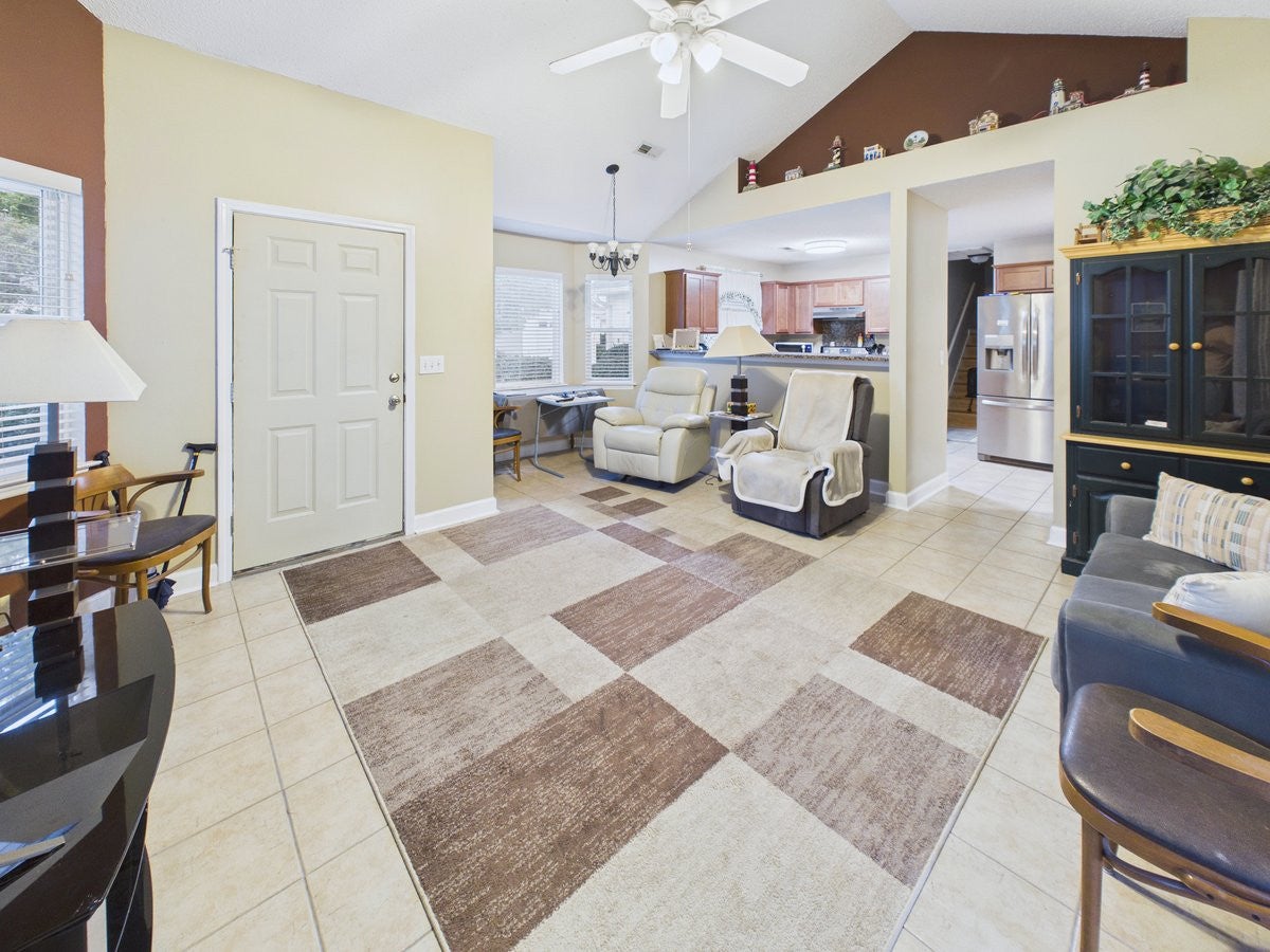 3311 Belmont Circle