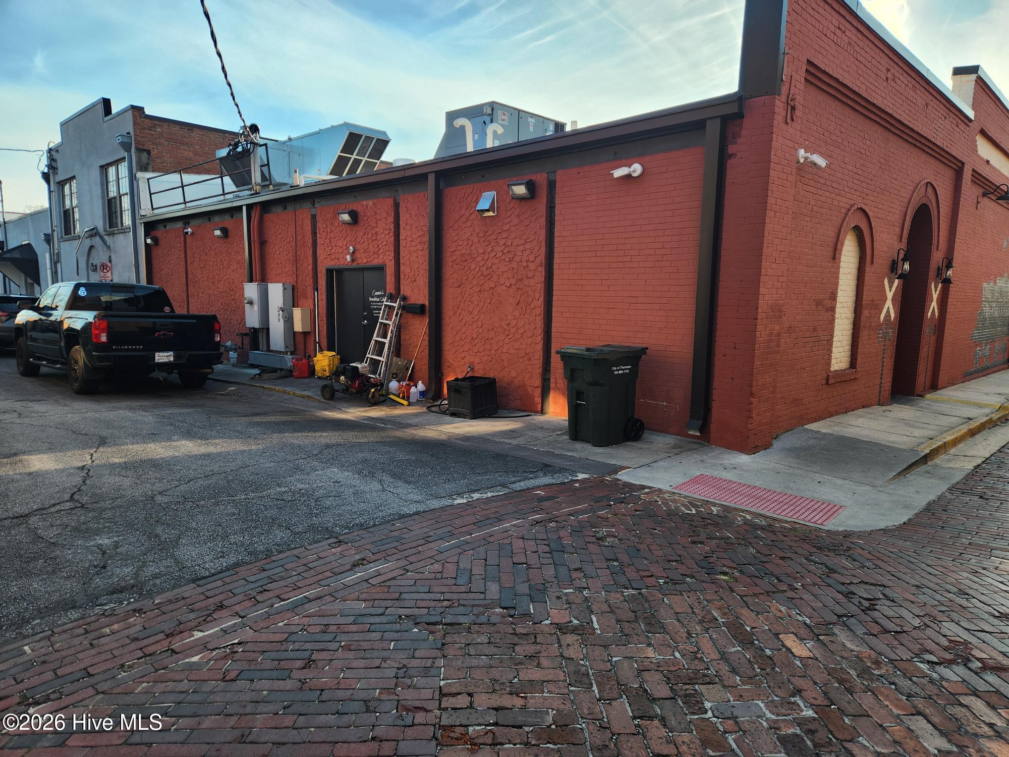 122 Main Street