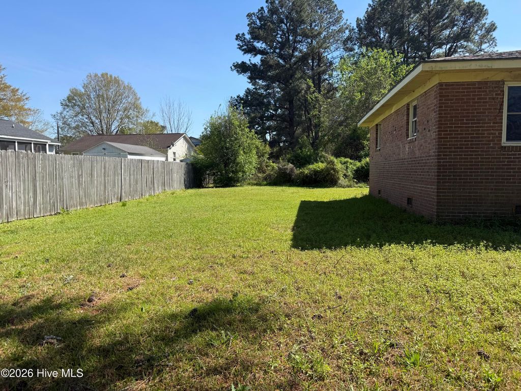 Photo of 1403 Devers Circle, New Bern, NC 28560 (MLS # 100564668)