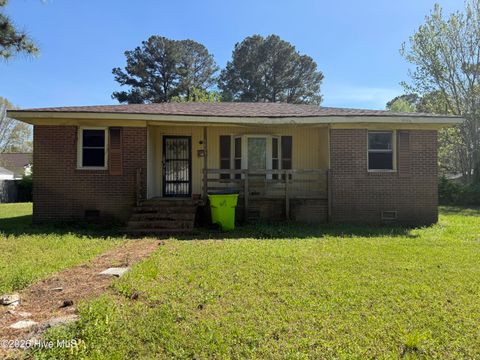 Homes For Sale - 1403 Devers Circle<br/> New Bern, NC 28560