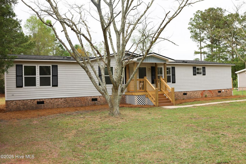 Photo of 590 Luther Banks Road, Richlands, NC 28574 (MLS # 100567859)