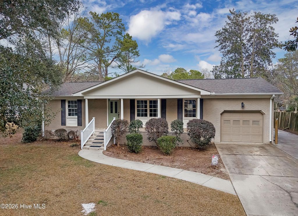 Photo of 5322 Trent Woods Drive, Trent Woods, NC 28562 (MLS # 100546447)