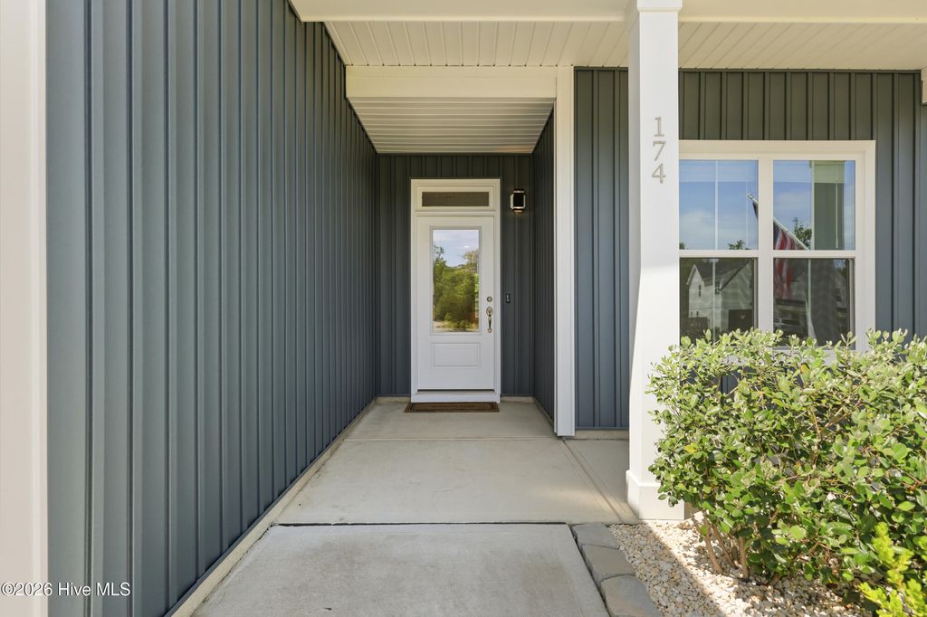 Photo of 174 Tanglewood Court, Hampstead, NC 28443 (MLS # 100570629)