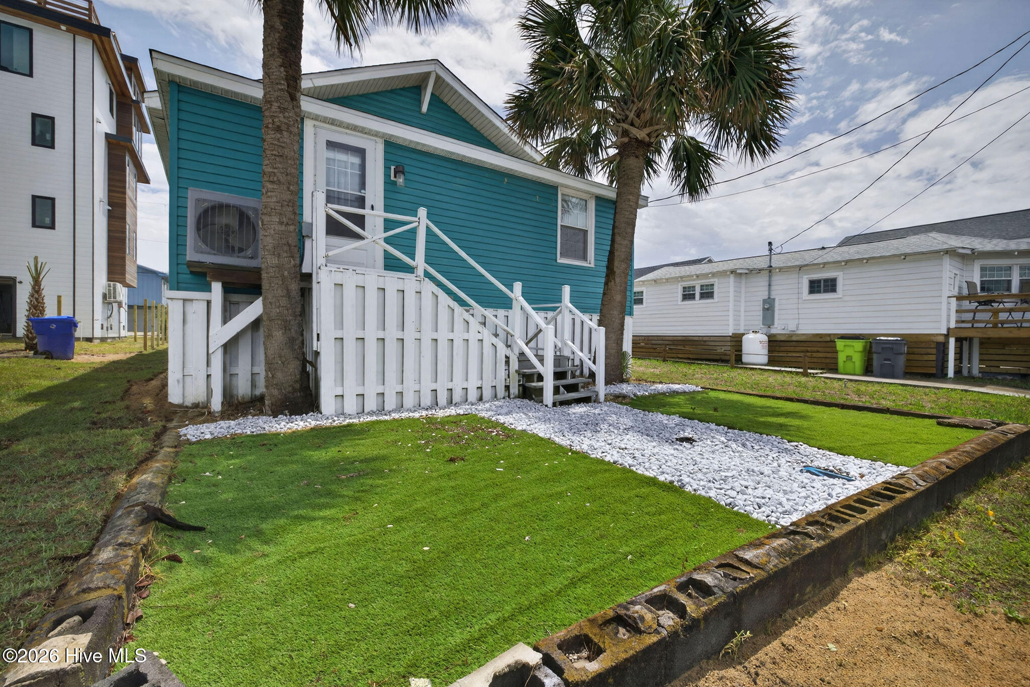 704 Carolina Beach Avenue S
