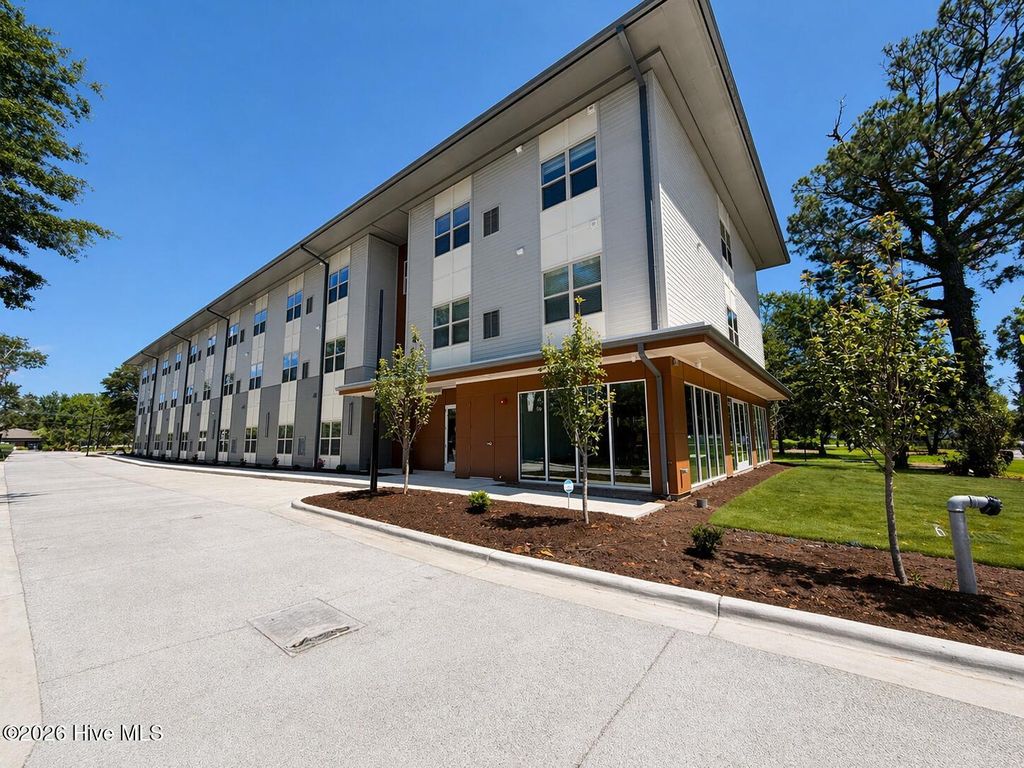 Photo of 3803 Peachtree Avenue #103, Wilmington, NC 28403 (MLS # 100561138)