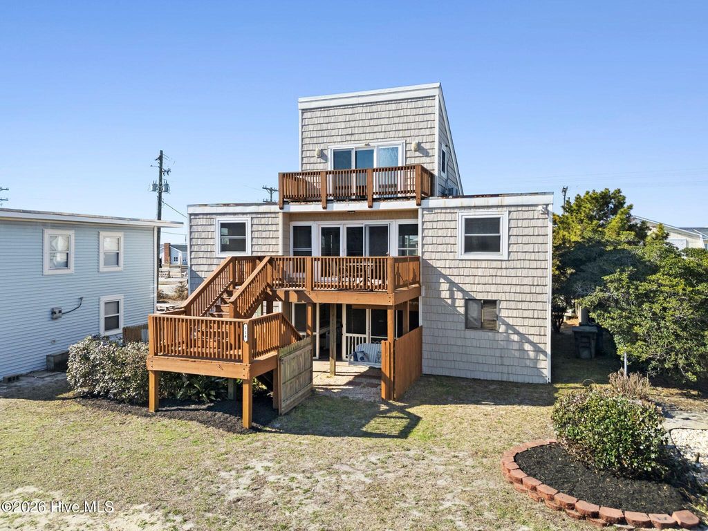 Photo of 714 Ocean Boulevard, Topsail Beach, NC 28445 (MLS # 100554278)