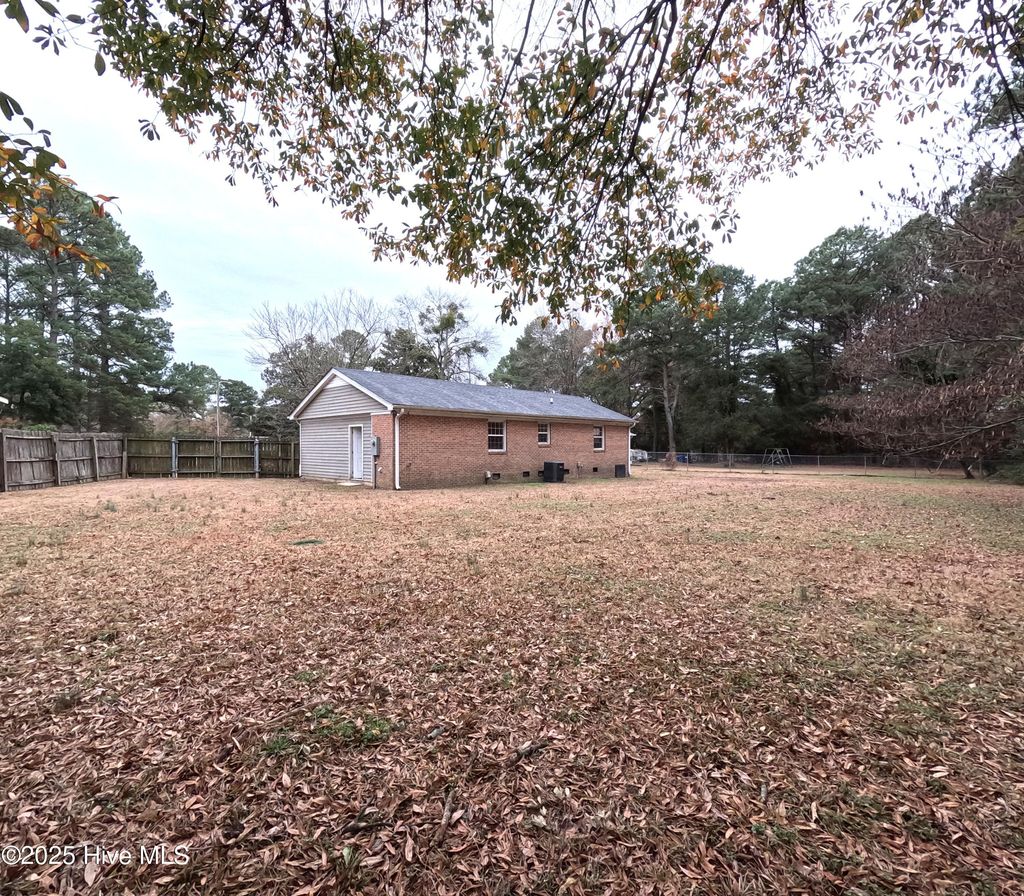 Photo of 705 Bruton Circle W, Wilson, NC 27893 (MLS # 100546490)