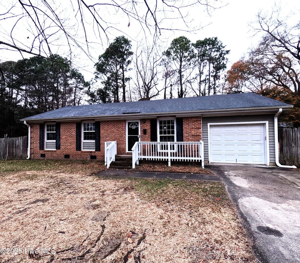 Photo of 705 Bruton Circle W, Wilson, NC 27893 (MLS # 100546490)