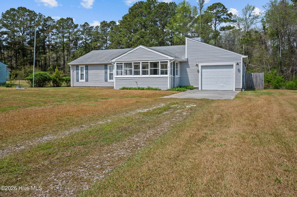 Photo of 1016 Jennifer Drive, Jacksonville, NC 28546 (MLS # 100564670)