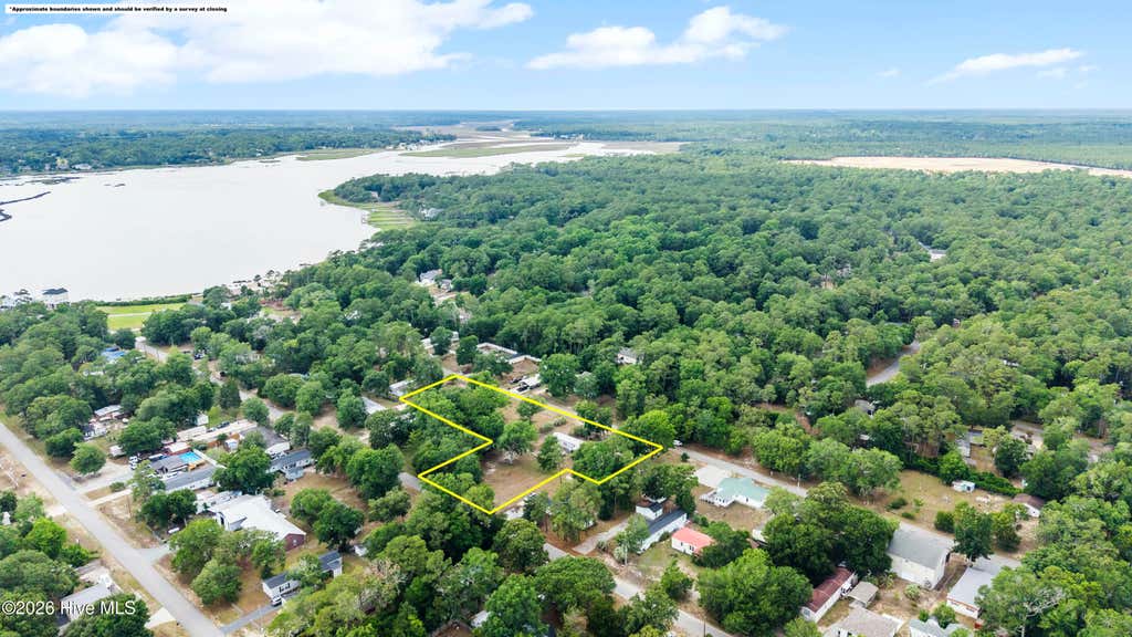 Photo of 190 Beachview Drive SE, Bolivia, NC 28422 (MLS # 100597237)